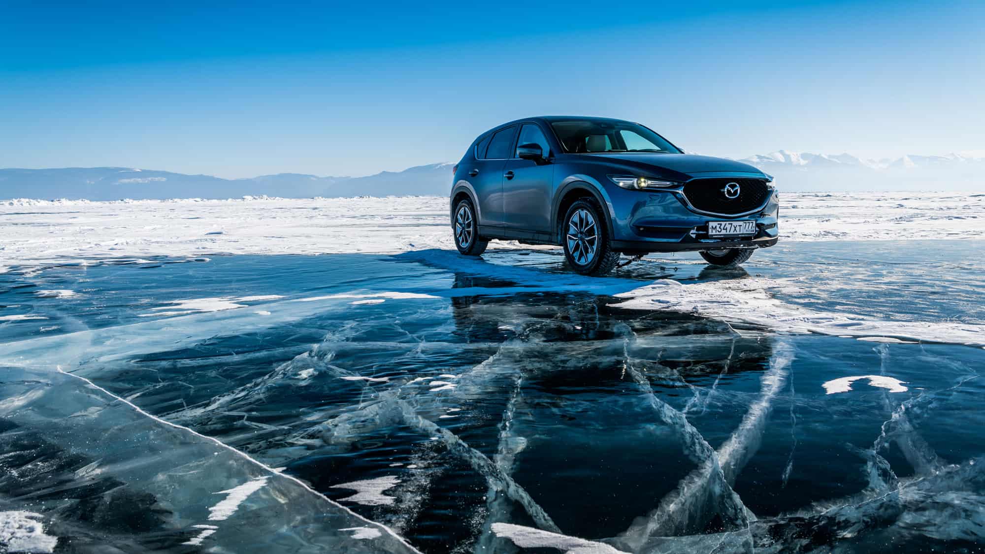 Машины катаются на льду. Mazda cx5 Winter. Мазда сх5 зима. Мазда сх5 снег. Мазда СХ-5 дрифт.